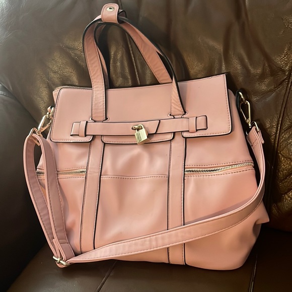 Like new pink purse - Picture 1 of 4